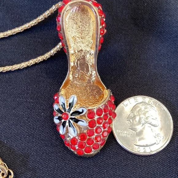 💼Large Red Heel Shoe with Daisy Red Rhinestones Pendant Necklace with Extender - Picture 2 of 4